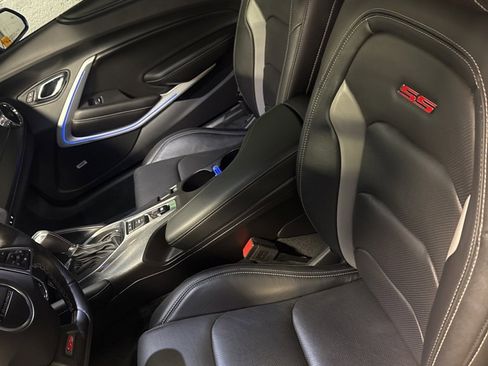 Used 2016 Chevrolet Camaro SS image 8