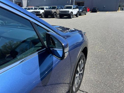 Used 2022 Subaru Outback Premium AWD/4WD image 38