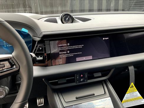 New 2025 Porsche Macan Turbo Electric image 9