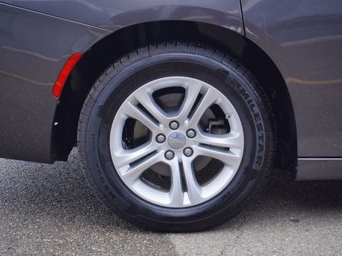 Used 2022 Dodge Charger SXT w/ Leather Interior Group image 12