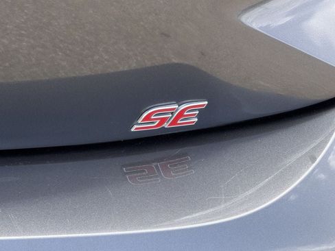 Used 2025 Toyota Corolla SE FWD image 9