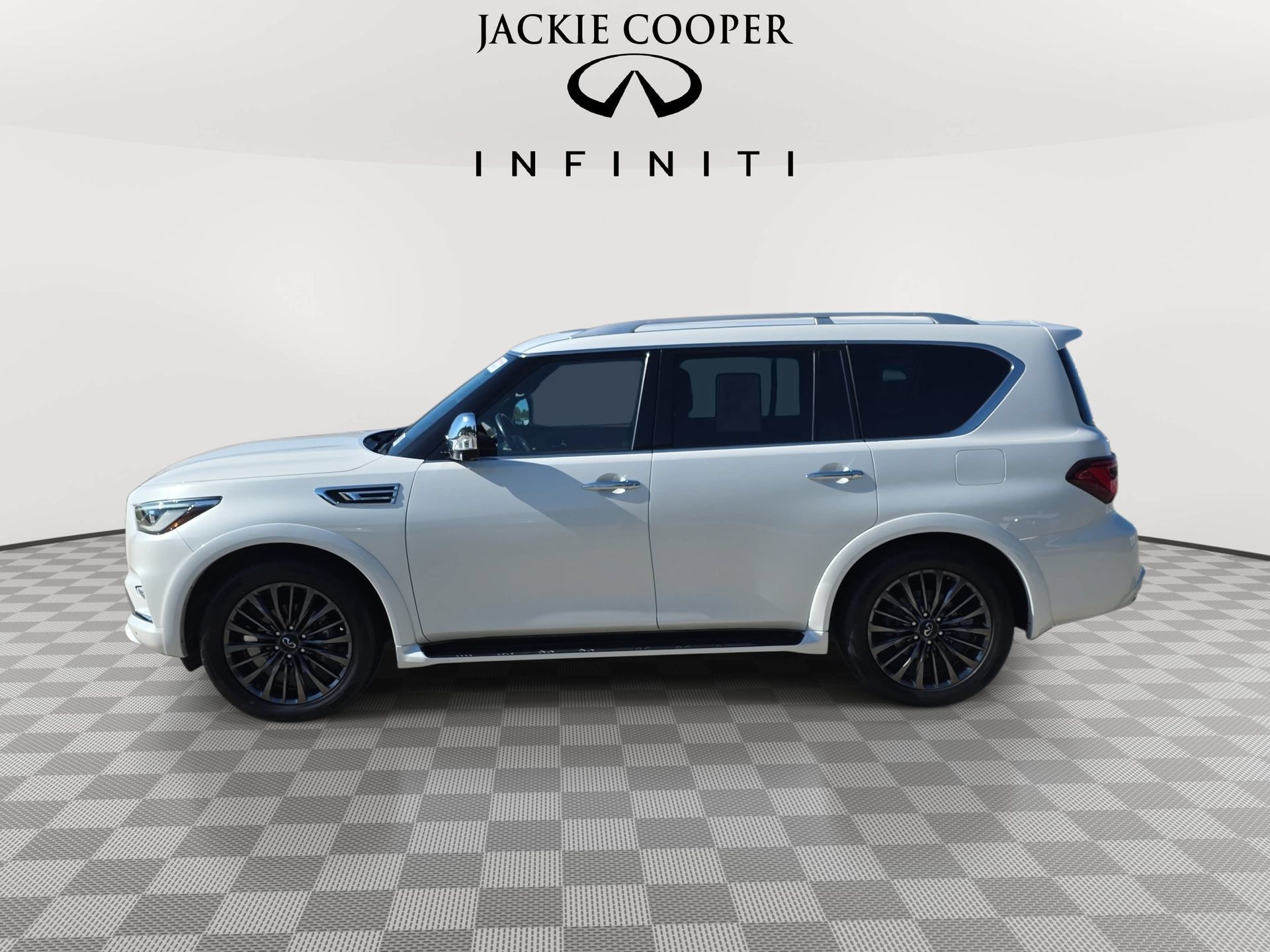 Used 2022 INFINITI QX80 Sensory w/ Cargo Package RWD image 8