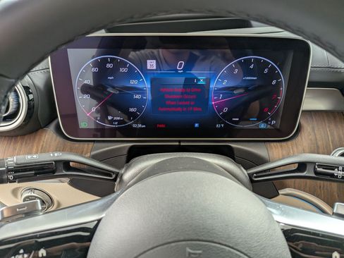 Used 2024 Mercedes-Benz CLE 300 4MATIC Coupe image 16