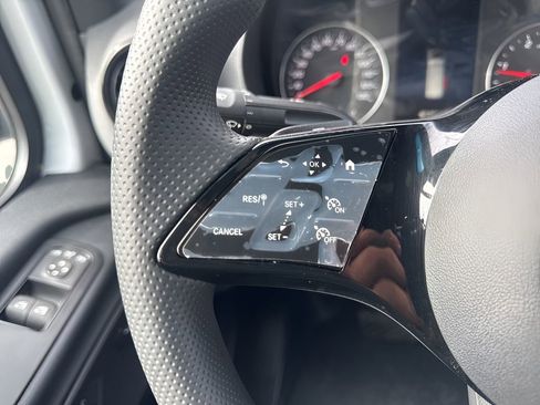 Used 2025 Mercedes-Benz Sprinter 2500 image 12