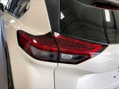 Used 2023 Nissan Rogue SV AWD/4WD image 33