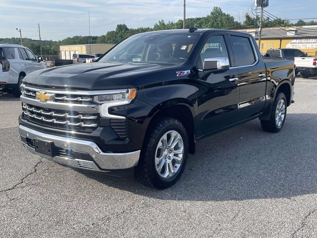 Used 2024 Chevrolet Silverado 1500 LTZ AWD/4WD image 9