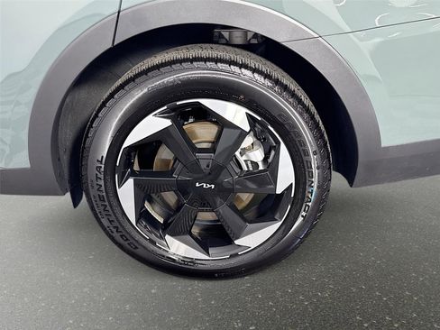 Certified 2025 Kia Sorento EX FWD image 31