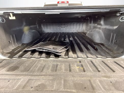 Used 2018 Chevrolet Silverado 1500 LT image 33