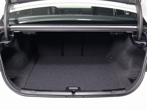 New 2026 BMW i5 eDrive40 w/ Premium Package image 8