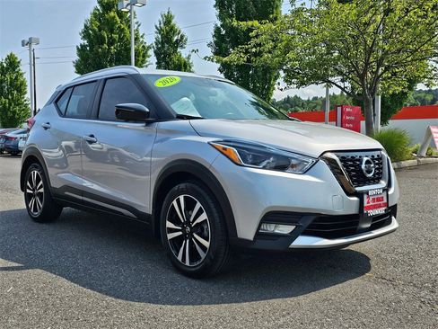 Used 2020 Nissan Kicks SR image 3