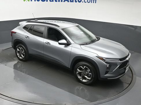 New 2026 Chevrolet Trax LT w/ Driver Confidence Package FWD image 3