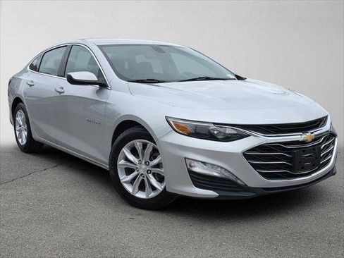 Used 2019 Chevrolet Malibu LT FWD image 1