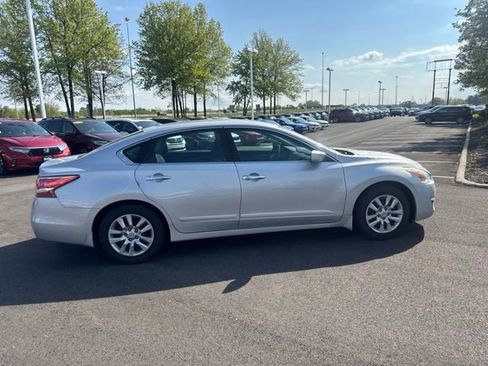 Used 2015 Nissan Altima 2.5 S w/ Power Driver Seat Package FWD image 5
