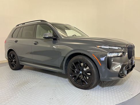 Used 2024 BMW X7 xDrive40i w/ M Sport Package image 7