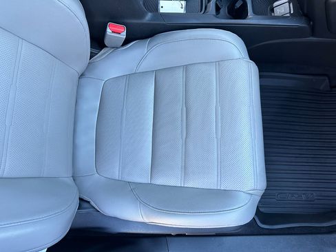 Used 2019 Honda CR-V Touring image 25