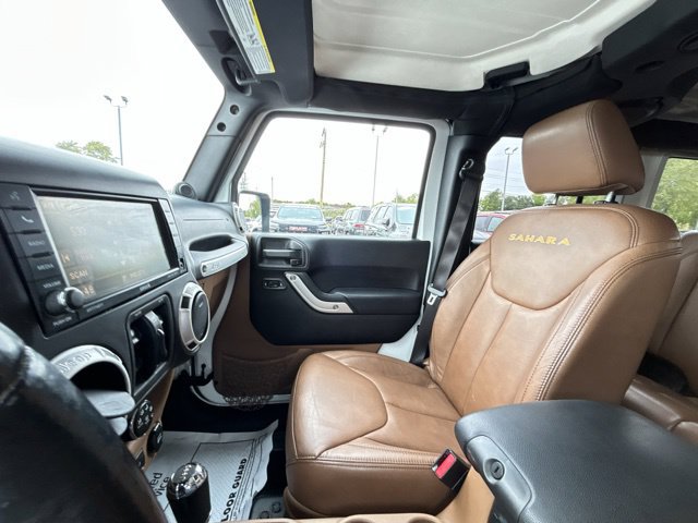 Used 2013 Jeep Wrangler Unlimited Sahara w/ Connectivity Group AWD/4WD image 43