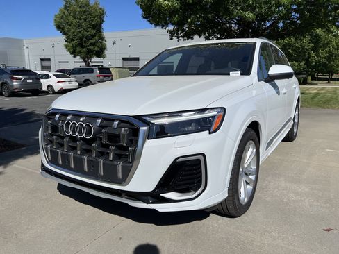 Used 2026 Audi Q7 3.0T Premium Plus w/ Premium Plus Package image 5