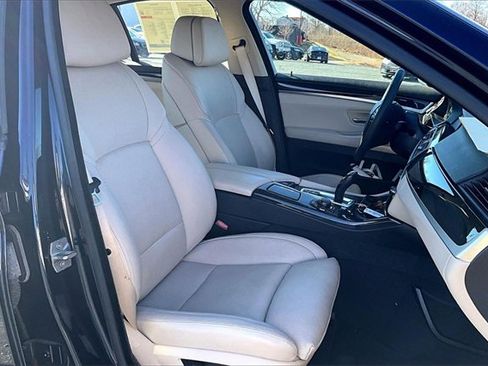 Used 2013 BMW 550i xDrive Sedan image 10