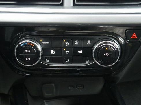 Used 2025 Chevrolet Trax ACTIV w/ Sunroof Package image 22