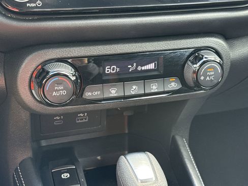 Used 2024 Nissan Kicks SR FWD image 16