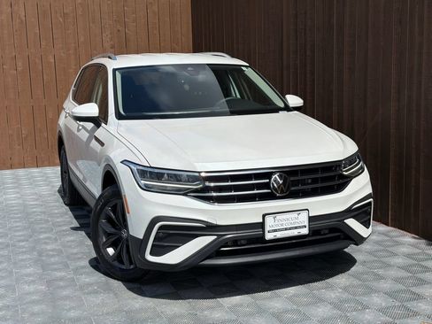 Used 2023 Volkswagen Tiguan SE FWD image 9