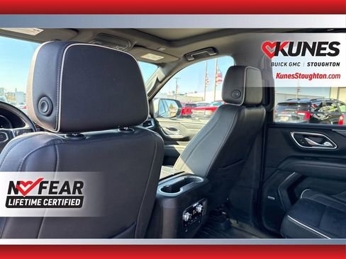 Used 2023 GMC Yukon XL SLT w/ SLT Premium Package image 41