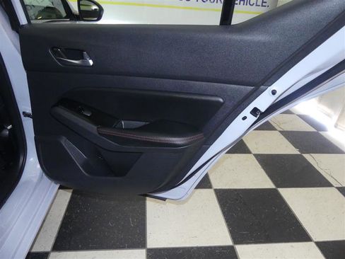 Used 2024 Nissan Altima 2.5 SR FWD image 26