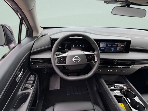 Used 2025 Nissan Murano SV AWD/4WD image 7