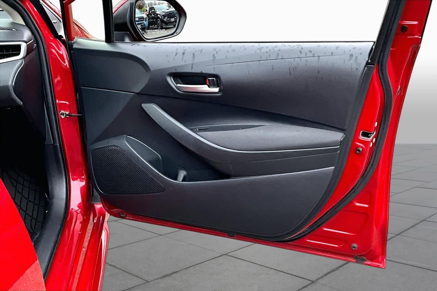 Used 2020 Toyota Corolla LE FWD image 22
