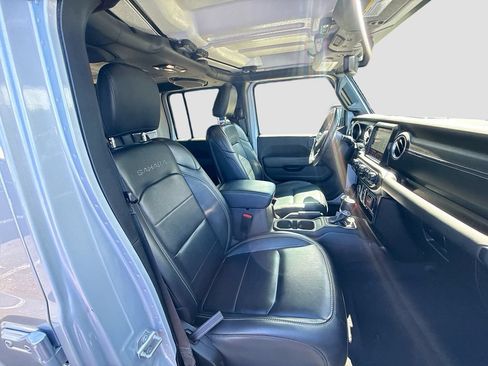 Used 2023 Jeep Wrangler Unlimited Sahara w/ Cold Weather Group AWD/4WD image 33