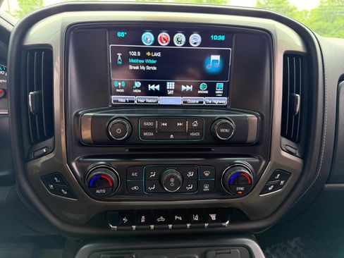 Used 2018 Chevrolet Silverado 3500 High Country w/ Duramax Plus Package AWD/4WD image 26
