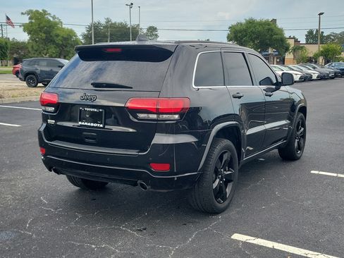 Used 2015 Jeep Grand Cherokee Altitude AWD/4WD image 5