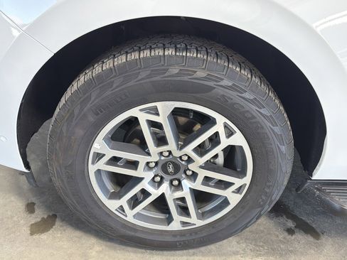 Used 2025 Ford Expedition Active image 9