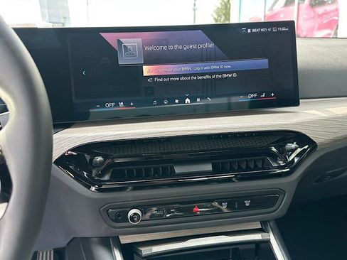 Certified 2025 BMW 330i xDrive Sedan AWD/4WD image 25