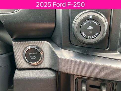 New 2025 Ford F250 Platinum AWD/4WD image 29