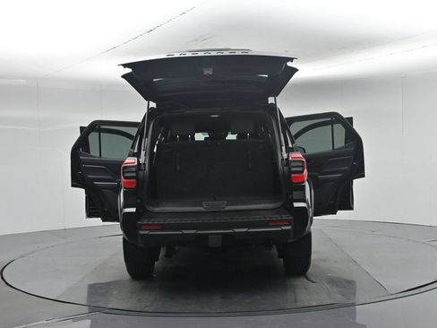 Used 2025 Toyota 4Runner SR5 AWD/4WD image 37