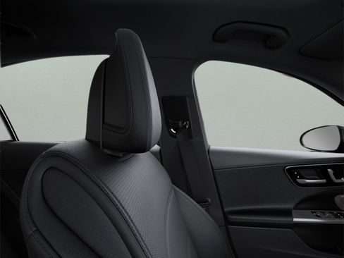 Used 2025 Mercedes-Benz C 300 Sedan image 43