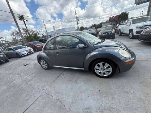 Used 2008 Volkswagen Beetle S FWD image 3
