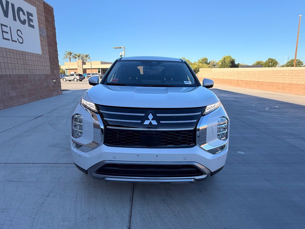 Used 2025 Mitsubishi Outlander SE AWD/4WD image 4