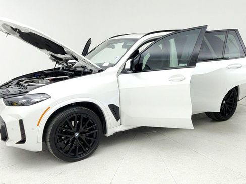 Used 2024 BMW X5 xDrive40i w/ M Sport Package image 11