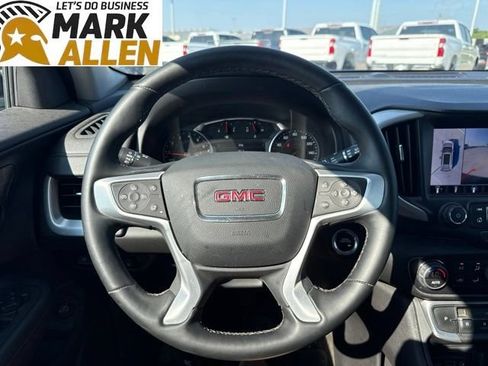 Used 2024 GMC Terrain SLT w/ Tech Package FWD image 11