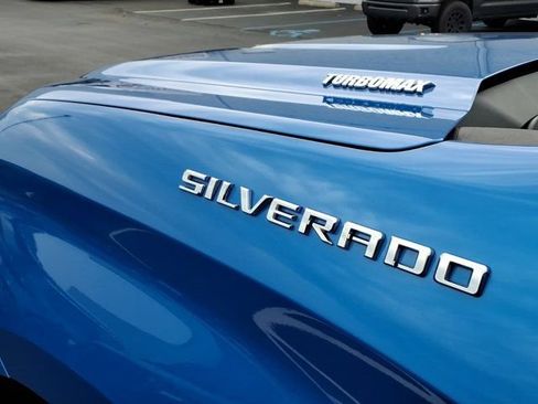 Used 2025 Chevrolet Silverado 1500 LT AWD/4WD image 32