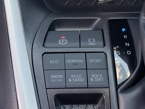 Used 2025 Toyota RAV4 XLE AWD/4WD image 24