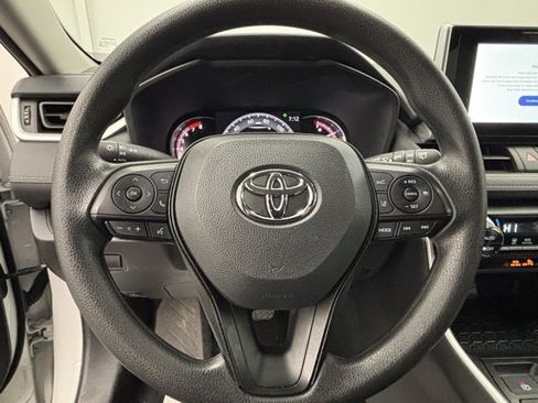 Used 2025 Toyota RAV4 XLE image 16
