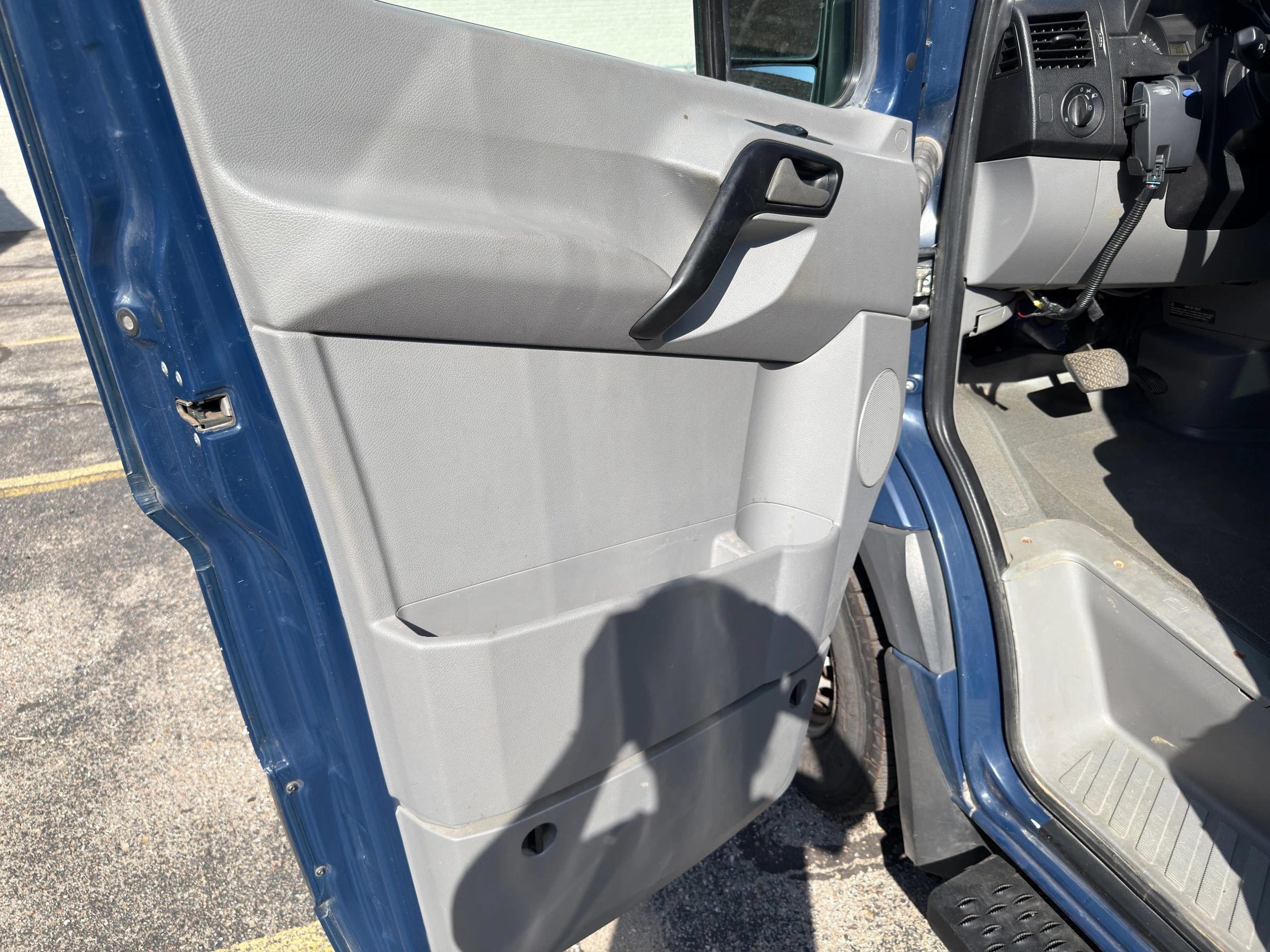 Used 2012 Mercedes-Benz Sprinter 2500 image 9