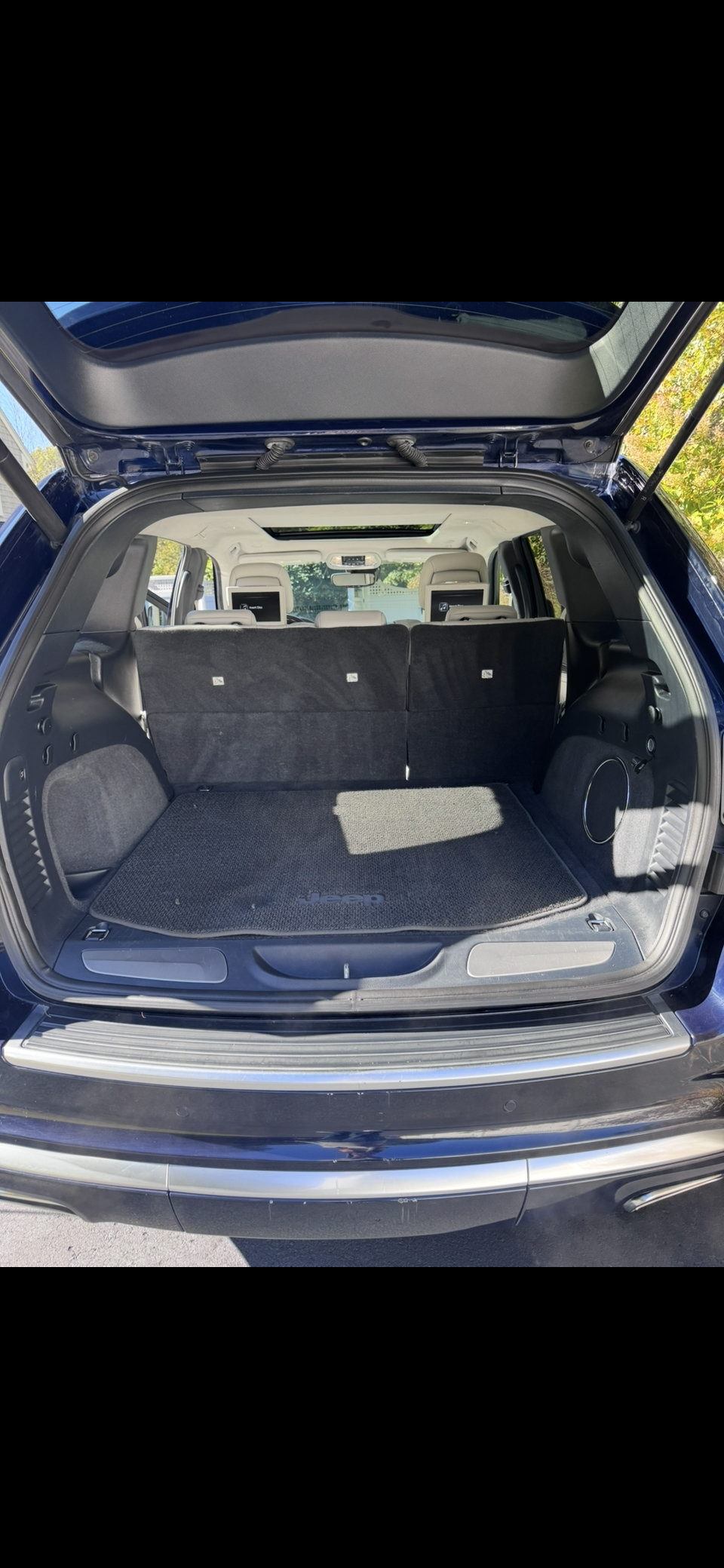 Used 2018 Jeep Grand Cherokee Summit AWD/4WD image 11