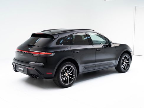 Certified 2026 Porsche Macan AWD/4WD image 9