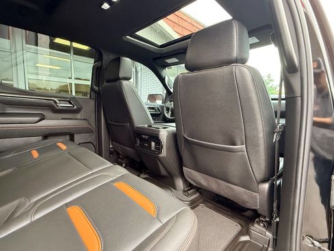 Used 2024 GMC Sierra 1500 AT4 w/ Technology Package AWD/4WD image 39