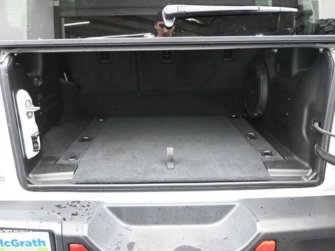 Used 2022 Jeep Wrangler Unlimited Rubicon 4xe w/ Steel Bumper Group image 9