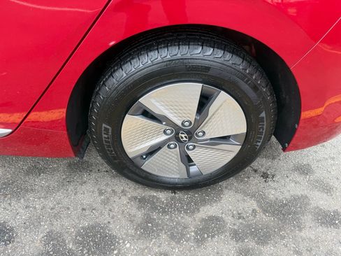 Used 2022 Hyundai Ioniq SE image 9